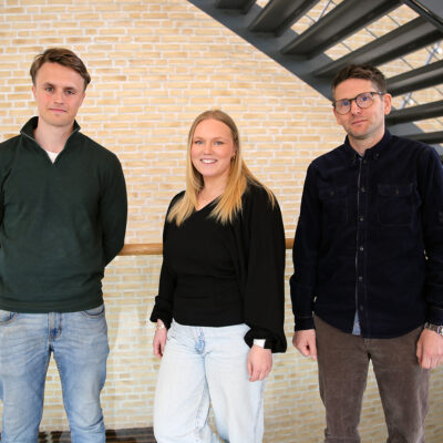 Alexander Olsson, student, Emma Lind, student och Peter Carlman, programledare