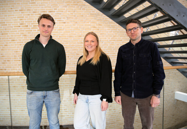 Alexander Olsson, student, Emma Lind, student och Peter Carlman, programledare