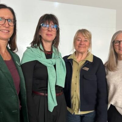 Maria Gustafsson, lärare Sundsta-Älvkullegymnasiet, Sofia Wijkmark, professor i litteraturvetenskap Karlstads universitet, Christina Olin-Scheller, professor i litteraturvetenskapens didaktik och i pedagogiskt arbete Karlstads universitet, samt Carina Marcusson Norlander, lärare Sundsta-Älvkullegymnasiet, presenterade sitt forskningsprojekt.